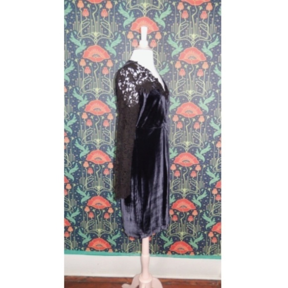 Elie Tahari Midnight Blue Black Velvet Lace Sleeve Blakely Dress 10 - Picture 7 of 8